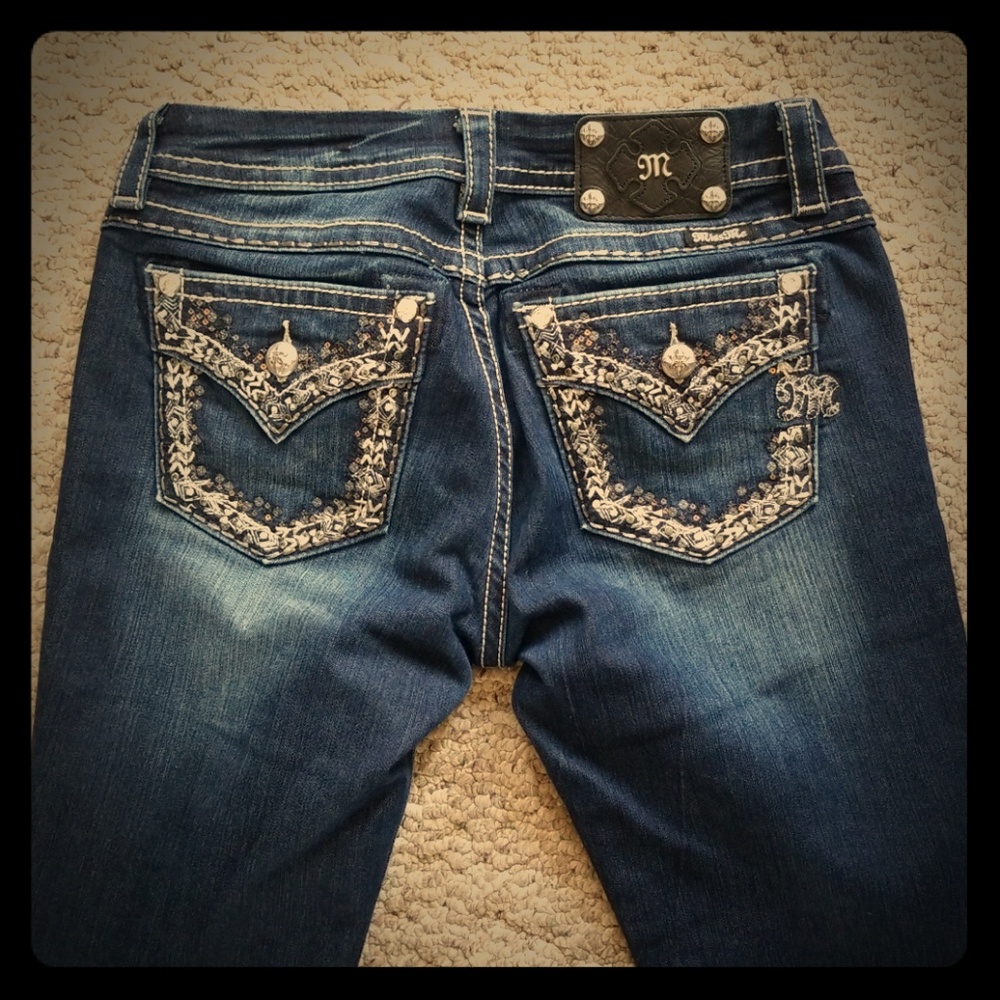 Like new dark denim Miss Me Jeans